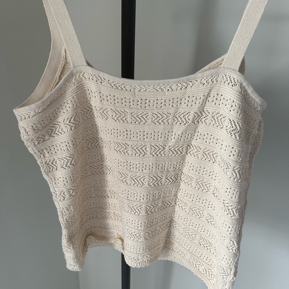 Signature Cream Ribbed Cropped Tank Top - Picture 6 of 9